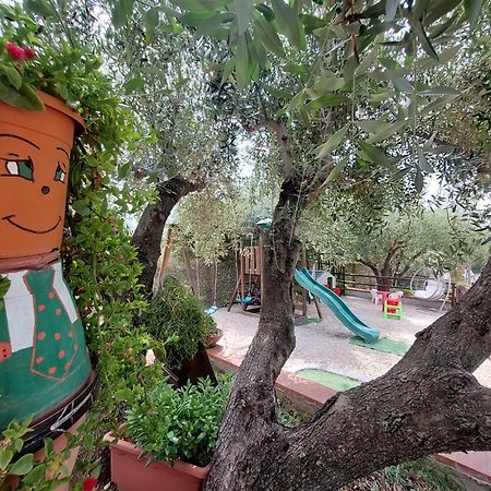 Parco Esmeralda - Family Residence E Breakfast 卡梅罗塔的码头 外观 照片