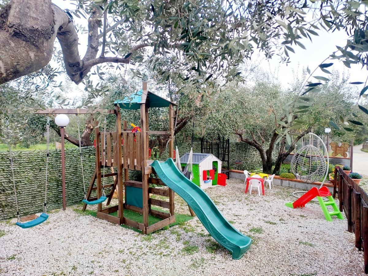 Parco Esmeralda - Family Residence E Breakfast 卡梅罗塔的码头 外观 照片