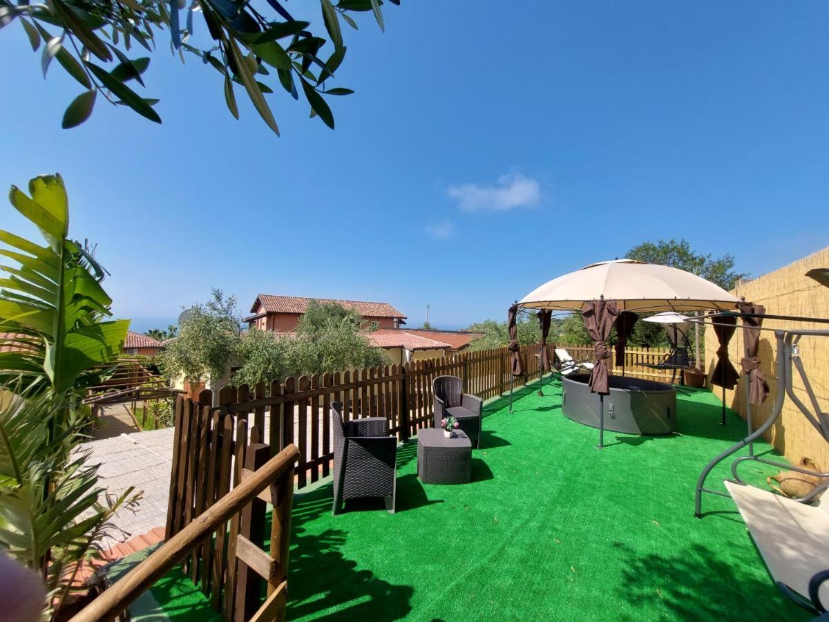 Parco Esmeralda - Family Residence E Breakfast 卡梅罗塔的码头 外观 照片